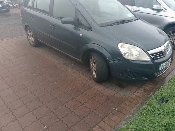 Toyota Yaris Hatchback, Petrol, 2011, Silver