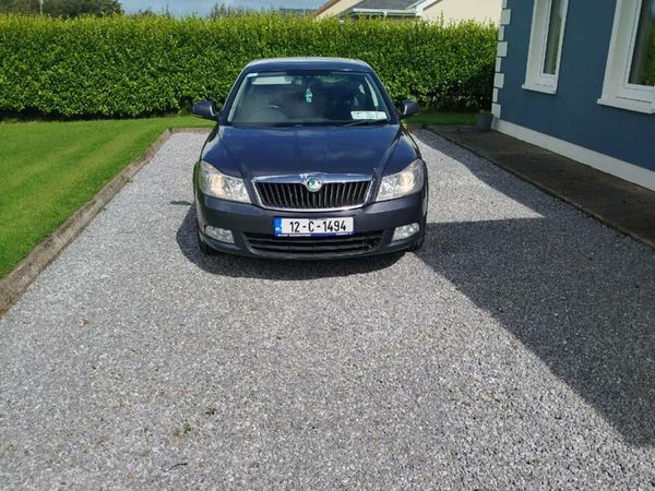 Skoda Octavia Saloon, Diesel, 2012, Grey