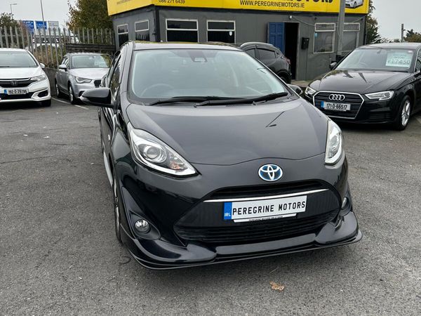 Toyota Aqua Hatchback, Petrol Hybrid, 2018, Black