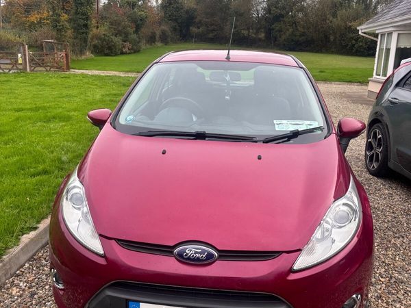 Ford Fiesta Hatchback, Petrol, 2012, Red
