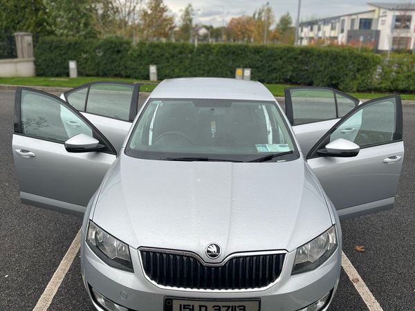 Skoda Octavia Saloon, Diesel, 2015, Silver
