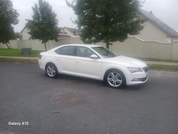 Skoda Superb Hatchback, Diesel, 2016, White