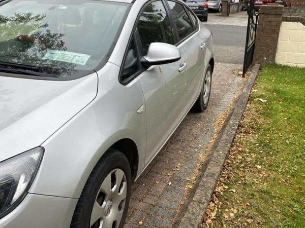 Opel Astra Saloon, Petrol, 2013, Silver