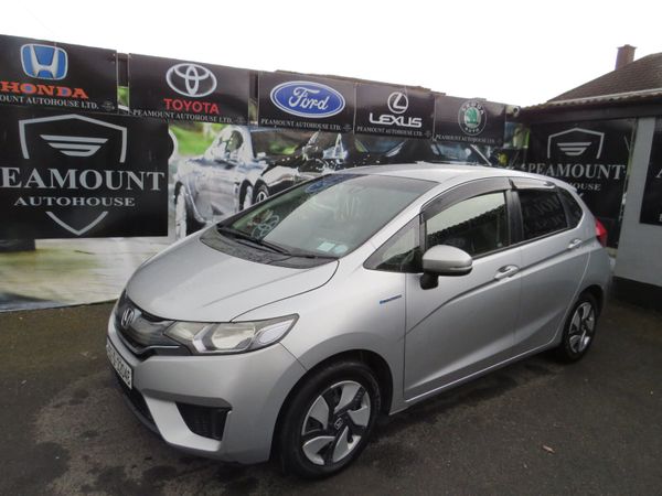 Honda Fit Hatchback, Petrol Hybrid, 2015, Silver