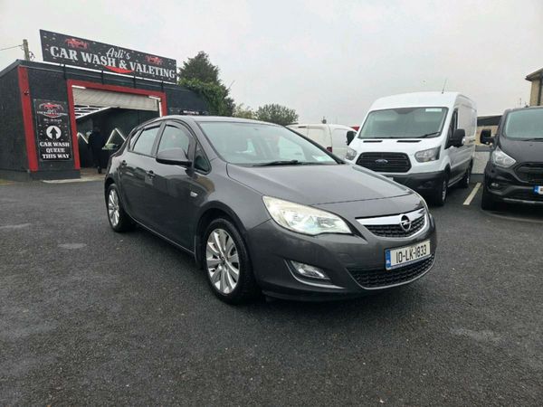 Opel Astra Hatchback, Diesel, 2010, Grey