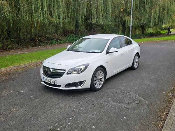 Vauxhall Insignia Hatchback, Diesel, 2015, White
