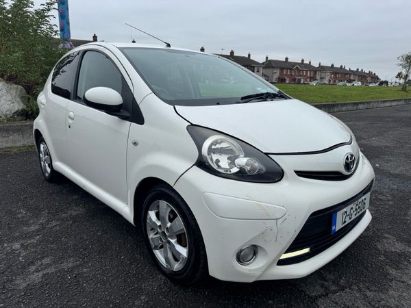 Toyota Aygo Hatchback, Petrol, 2012, White