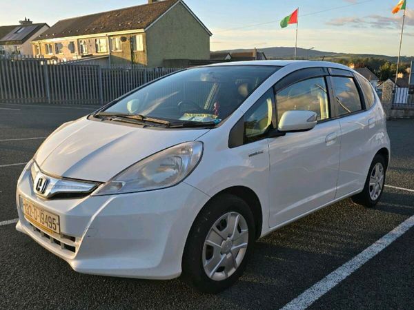 Honda Fit Hatchback, Petrol Hybrid, 2013, White