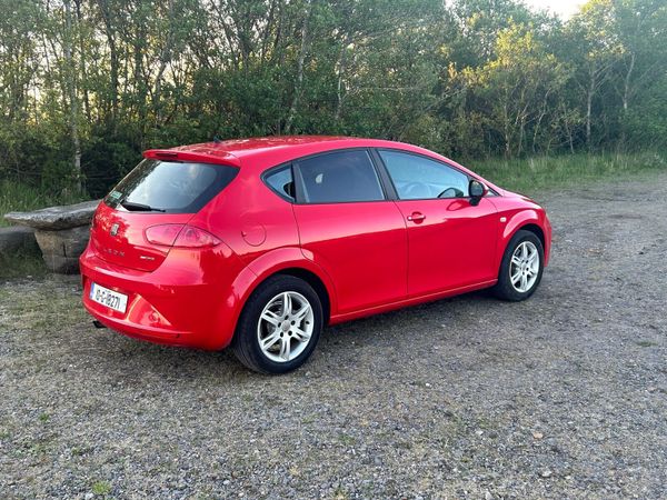 SEAT Leon Hatchback, Diesel, 2010, Red