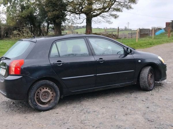 Toyota Corolla Hatchback, Petrol, 2005, Black