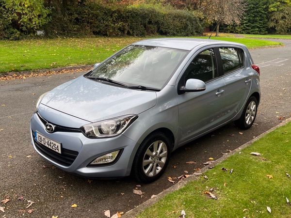 Hyundai i20 Hatchback, Petrol, 2013, Blue