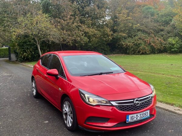 Opel Astra Hatchback, Petrol, 2016, Red