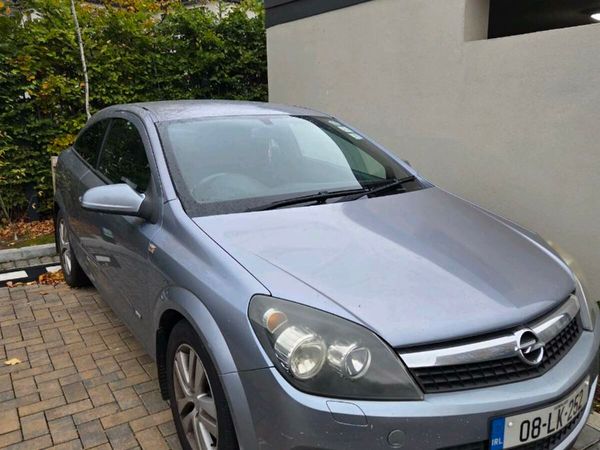 Opel Astra Hatchback, Petrol, 2008, Silver