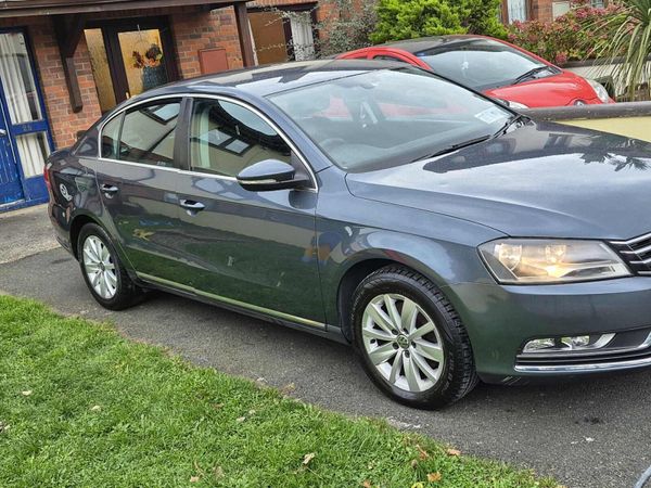Volkswagen Passat Saloon, Diesel, 2012, Grey