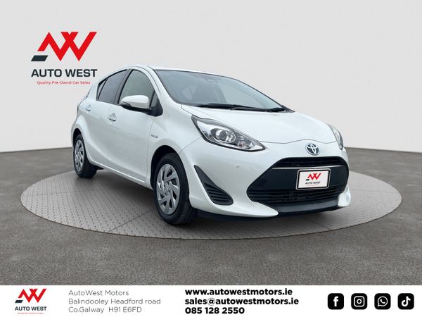 Toyota Aqua Hatchback, Petrol Hybrid, 2019, White