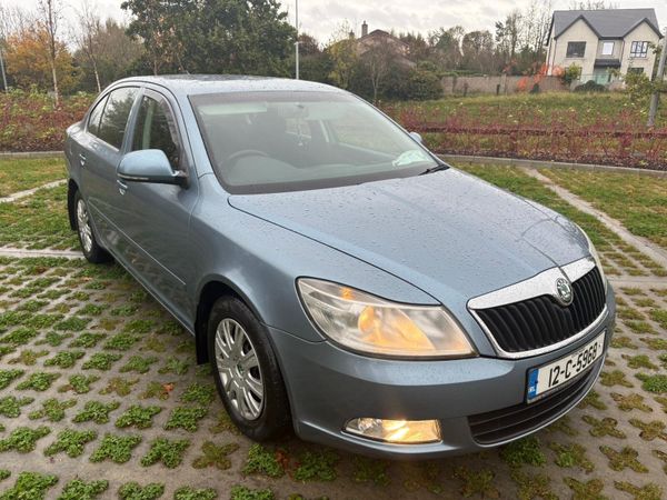 Skoda Octavia Saloon, Diesel, 2012, Grey