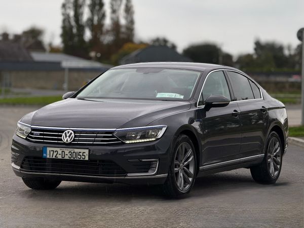Volkswagen Passat Saloon, Petrol Plug-in Hybrid, 2017, Grey