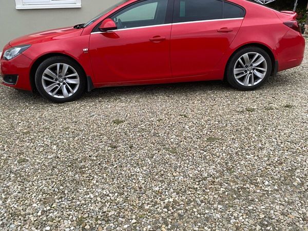 Vauxhall Insignia Hatchback, Petrol, 2017, Red