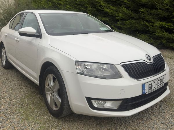 Skoda Octavia Saloon, Diesel, 2016, White