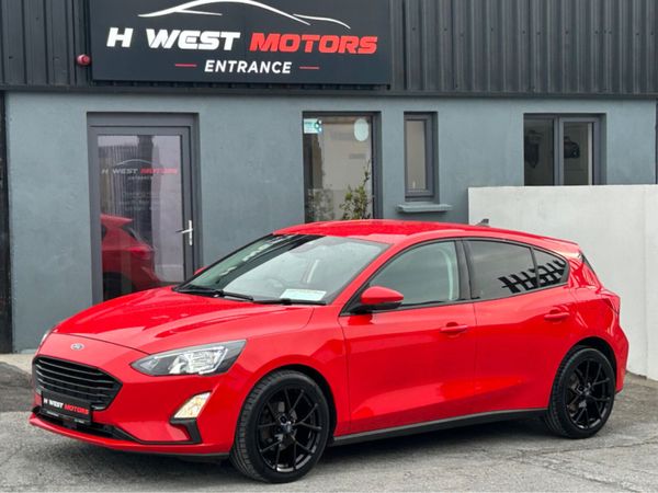 Ford Focus Hatchback, Diesel, 2021, Red