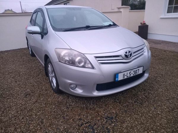 Toyota Auris Hatchback, Diesel, 2011, Silver