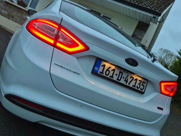 Ford Mondeo Hatchback, Diesel, 2016, White