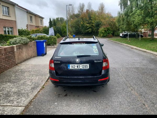 Skoda Octavia Estate, Diesel, 2014, Black