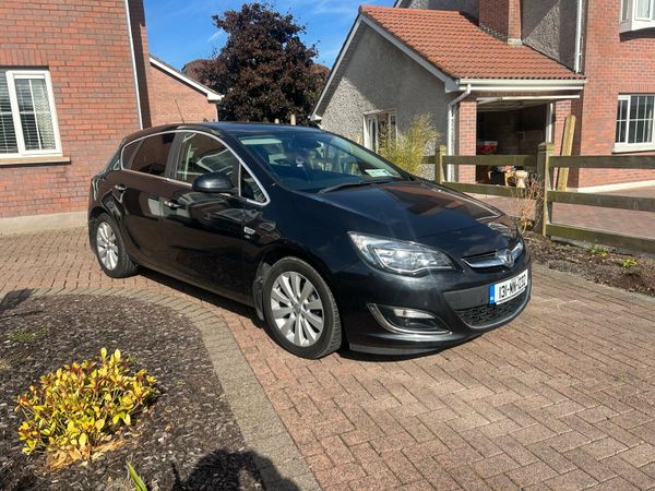 Vauxhall Astra Hatchback, Diesel, 2013, Black