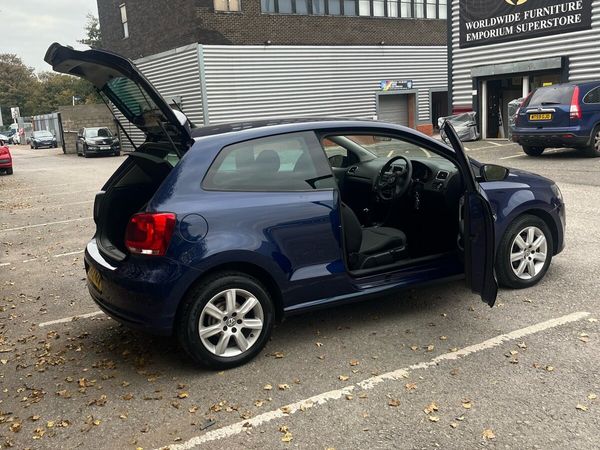 Volkswagen Polo Hatchback, Petrol, 2013, Blue