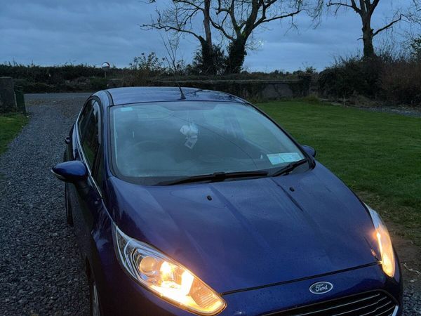 Ford Fiesta Hatchback, Petrol, 2014, Blue