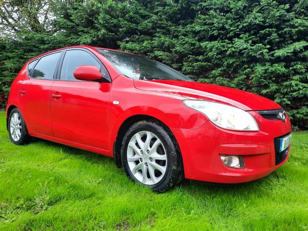 Hyundai i30 Hatchback, Diesel, 2010, Red