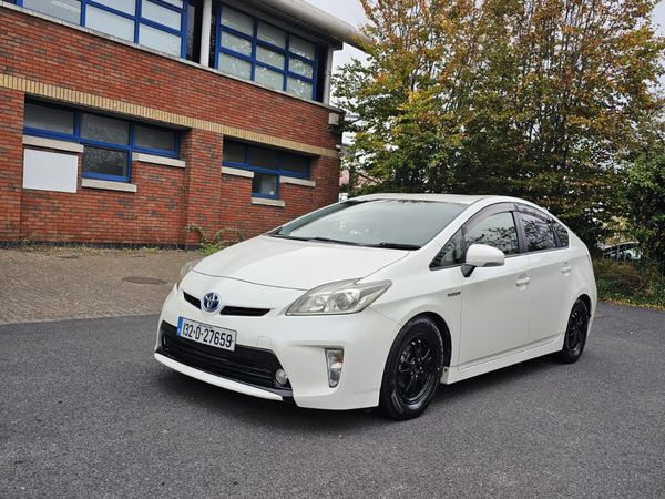 Toyota Prius Hatchback, Petrol Hybrid, 2013, White