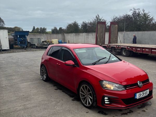 Volkswagen Golf Estate, Diesel, 2013, Red