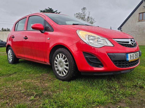 Opel Corsa Hatchback, Petrol, 2011, Red