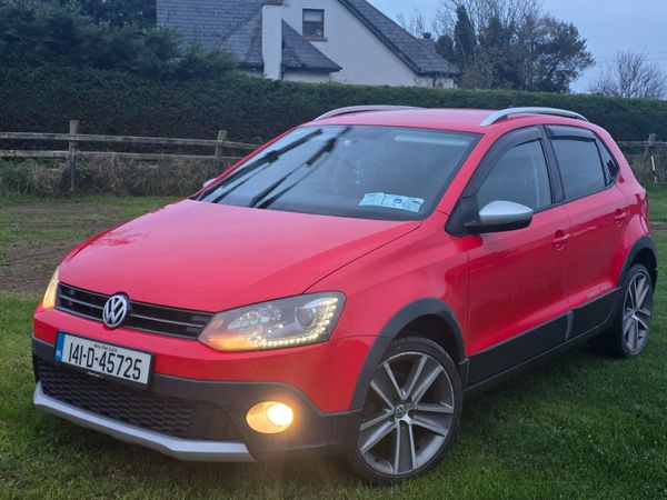 Volkswagen Polo Hatchback, Petrol, 2014, Red