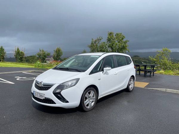 Vauxhall Zafira MPV, Petrol, 2013, White