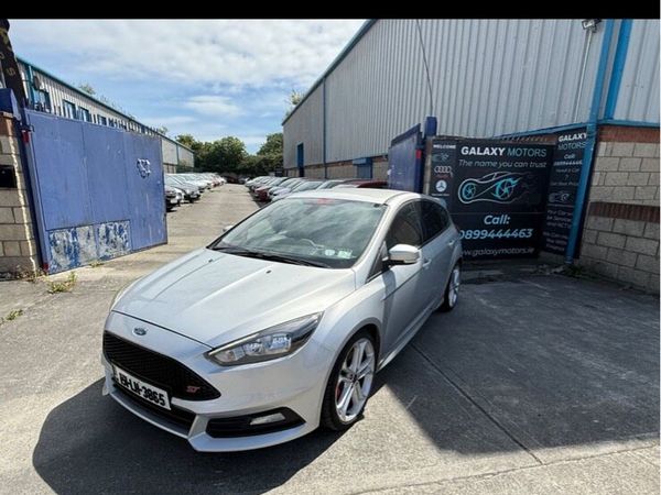 Ford Focus Hatchback, Diesel, 2015, Silver