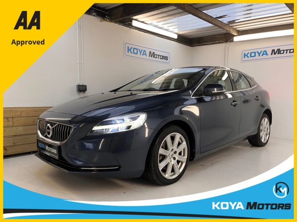 Volvo V40 Hatchback, Diesel, 2017, Blue