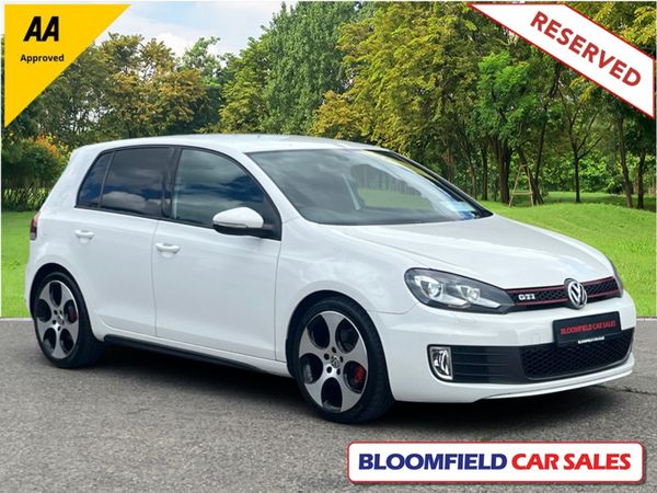 Volkswagen Golf Hatchback, Petrol, 2011, White