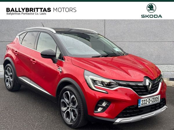 Renault Captur Hatchback, Petrol, 2022, Red