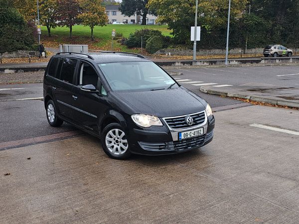 Volkswagen Touran MPV, Diesel, 2009, Black