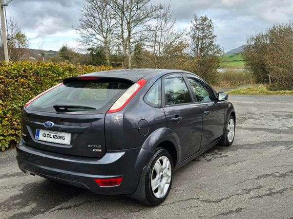 Ford Focus Hatchback, Diesel, 2010, Grey