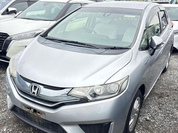 Honda Fit Hatchback, Petrol Hybrid, 2015, Silver