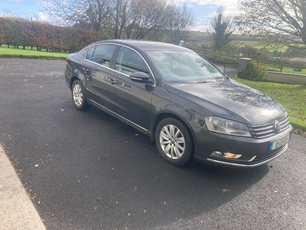 Volkswagen Passat Saloon, Diesel, 2012, Grey