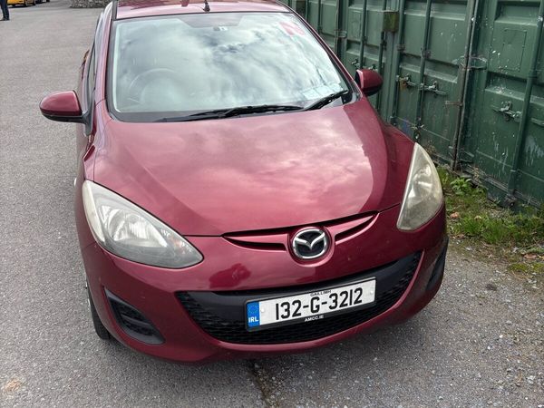 Mazda Demio MPV, Petrol, 2013, Red