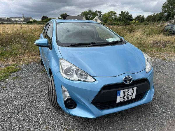 Toyota Aqua Hatchback, Petrol Hybrid, 2016, Blue