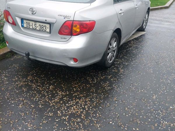Toyota Corolla Saloon, Diesel, 2009, Silver