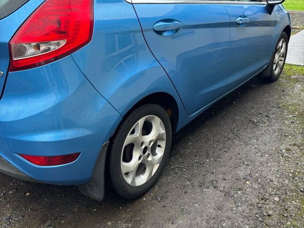 Ford Fiesta Hatchback, Petrol, 2010, Blue
