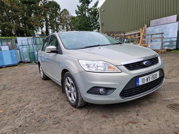Ford Focus Saloon, Diesel, 2010, Gold
