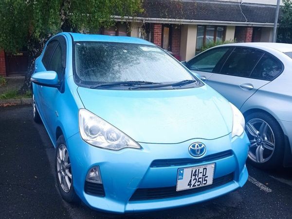 Toyota Aqua Hatchback, Petrol Hybrid, 2014, Blue